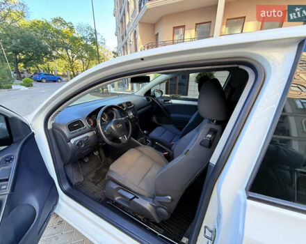 Белый Фольксваген Гольф, объемом двигателя 1.39 л и пробегом 171 тыс. км за 6999 $, фото 32 на Automoto.ua