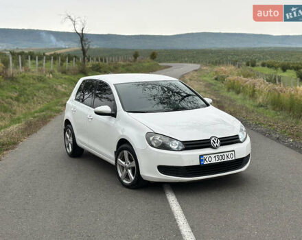 Фольксваген Гольф 2012 у Іршава на Automoto.ua Білий Фольксваген Гольф, об'ємом двигуна 1.6 л та пробігом 126 тис. км за 10700 $, фото 9 на Automoto.ua
