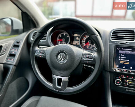 Белый Фольксваген Гольф, объемом двигателя 1.6 л и пробегом 214 тыс. км за 8300 $, фото 41 на Automoto.ua