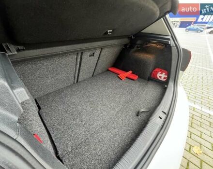 Білий Фольксваген Гольф, об'ємом двигуна 1.39 л та пробігом 100 тис. км за 9300 $, фото 32 на Automoto.ua