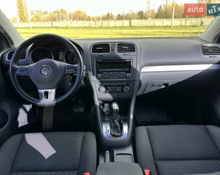 Белый Фольксваген Гольф, объемом двигателя 1.6 л и пробегом 188 тыс. км за 8600 $, фото 17 на Automoto.ua