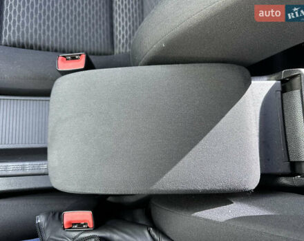 Белый Фольксваген Гольф, объемом двигателя 1.6 л и пробегом 188 тыс. км за 8600 $, фото 24 на Automoto.ua