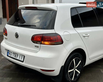 Белый Фольксваген Гольф, объемом двигателя 1.6 л и пробегом 214 тыс. км за 8300 $, фото 2 на Automoto.ua