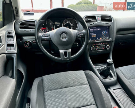 Белый Фольксваген Гольф, объемом двигателя 1.6 л и пробегом 214 тыс. км за 8300 $, фото 37 на Automoto.ua