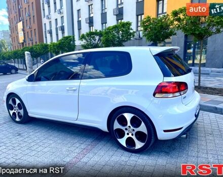 Белый Фольксваген Гольф, объемом двигателя 2 л и пробегом 171 тыс. км за 11200 $, фото 2 на Automoto.ua