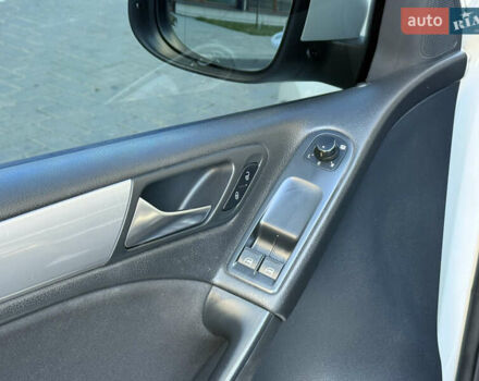 Белый Фольксваген Гольф, объемом двигателя 1.39 л и пробегом 171 тыс. км за 6999 $, фото 44 на Automoto.ua