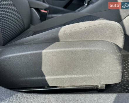 Белый Фольксваген Гольф, объемом двигателя 1.6 л и пробегом 188 тыс. км за 8600 $, фото 13 на Automoto.ua