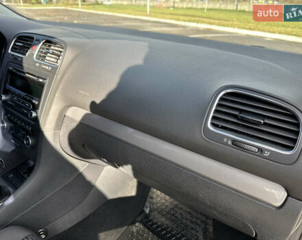 Белый Фольксваген Гольф, объемом двигателя 1.6 л и пробегом 188 тыс. км за 8600 $, фото 12 на Automoto.ua