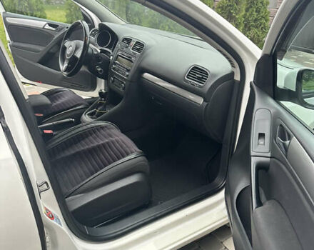 Білий Фольксваген Гольф, об'ємом двигуна 1.6 л та пробігом 248 тис. км за 7400 $, фото 11 на Automoto.ua