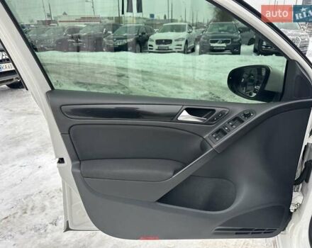 Білий Фольксваген Гольф, об'ємом двигуна 1.39 л та пробігом 162 тис. км за 7900 $, фото 13 на Automoto.ua