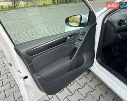 Белый Фольксваген Гольф, объемом двигателя 1.39 л и пробегом 176 тыс. км за 8800 $, фото 32 на Automoto.ua