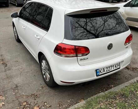 Белый Фольксваген Гольф, объемом двигателя 1.39 л и пробегом 161 тыс. км за 9000 $, фото 4 на Automoto.ua