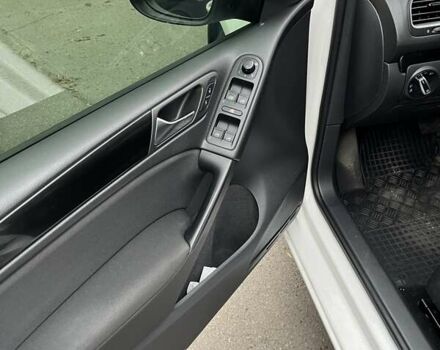 Белый Фольксваген Гольф, объемом двигателя 1.39 л и пробегом 161 тыс. км за 9000 $, фото 15 на Automoto.ua