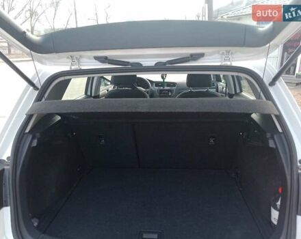 Білий Фольксваген Гольф, об'ємом двигуна 2 л та пробігом 265 тис. км за 11800 $, фото 11 на Automoto.ua