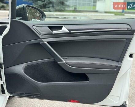 Белый Фольксваген Гольф, объемом двигателя 1.97 л и пробегом 199 тыс. км за 12800 $, фото 62 на Automoto.ua