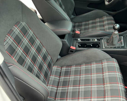 Белый Фольксваген Гольф, объемом двигателя 1.97 л и пробегом 307 тыс. км за 11999 $, фото 11 на Automoto.ua