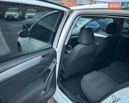 Белый Фольксваген Гольф, объемом двигателя 2.5 л и пробегом 234 тыс. км за 7500 $, фото 12 на Automoto.ua