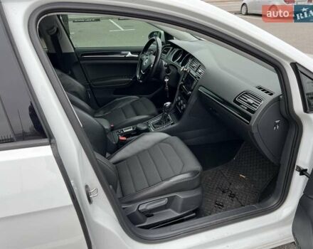 Белый Фольксваген Гольф, объемом двигателя 1.4 л и пробегом 125 тыс. км за 14777 $, фото 30 на Automoto.ua