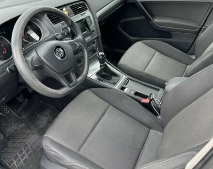 Белый Фольксваген Гольф, объемом двигателя 1.6 л и пробегом 280 тыс. км за 9000 $, фото 4 на Automoto.ua