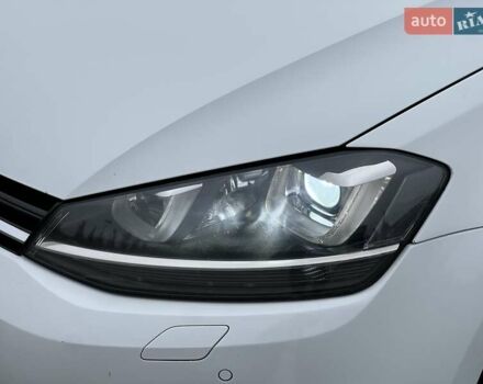 Белый Фольксваген Гольф, объемом двигателя 1.4 л и пробегом 125 тыс. км за 14777 $, фото 12 на Automoto.ua