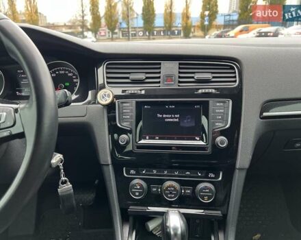 Белый Фольксваген Гольф, объемом двигателя 1.4 л и пробегом 125 тыс. км за 14777 $, фото 23 на Automoto.ua