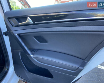 Білий Фольксваген Гольф, об'ємом двигуна 1.97 л та пробігом 185 тис. км за 13500 $, фото 67 на Automoto.ua