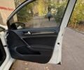 Фольксваген Гольф 2013 в Киеве на Automoto.ua Белый Фольксваген Гольф, объемом двигателя 1.97 л и пробегом 143 тыс. км за 14200 $, фото 9 на Automoto.ua