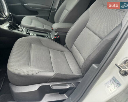 Белый Фольксваген Гольф, объемом двигателя 1.4 л и пробегом 151 тыс. км за 10800 $, фото 12 на Automoto.ua