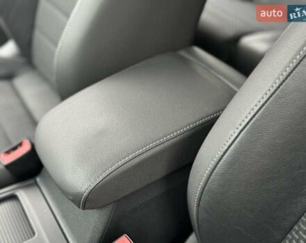 Белый Фольксваген Гольф, объемом двигателя 1.97 л и пробегом 199 тыс. км за 12800 $, фото 30 на Automoto.ua