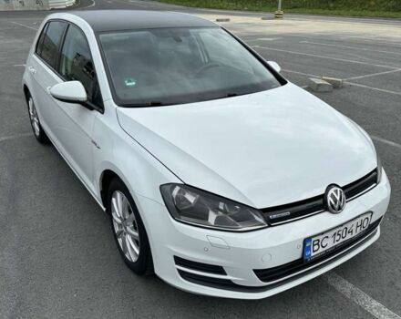 Белый Фольксваген Гольф, объемом двигателя 1.6 л и пробегом 280 тыс. км за 9000 $, фото 1 на Automoto.ua