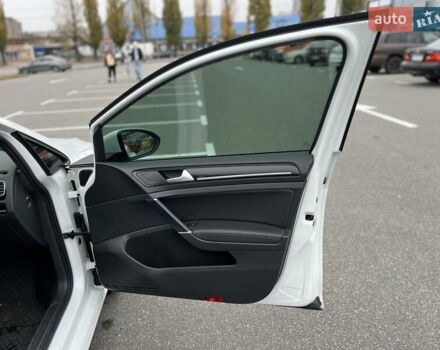 Белый Фольксваген Гольф, объемом двигателя 1.4 л и пробегом 125 тыс. км за 14777 $, фото 36 на Automoto.ua