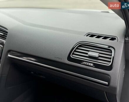 Белый Фольксваген Гольф, объемом двигателя 1.97 л и пробегом 199 тыс. км за 12800 $, фото 69 на Automoto.ua