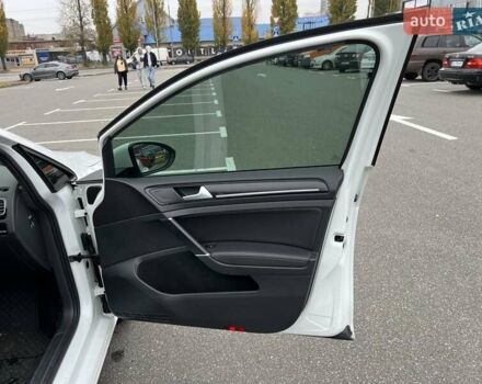 Белый Фольксваген Гольф, объемом двигателя 1.4 л и пробегом 125 тыс. км за 14777 $, фото 29 на Automoto.ua