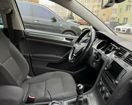 Белый Фольксваген Гольф, объемом двигателя 1.6 л и пробегом 302 тыс. км за 9700 $, фото 7 на Automoto.ua