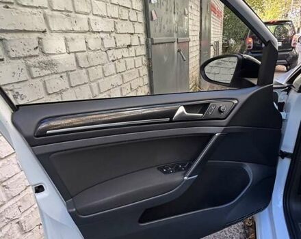 Фольксваген Гольф 2013 в Киеве на Automoto.ua Белый Фольксваген Гольф, объемом двигателя 1.97 л и пробегом 143 тыс. км за 14200 $, фото 16 на Automoto.ua