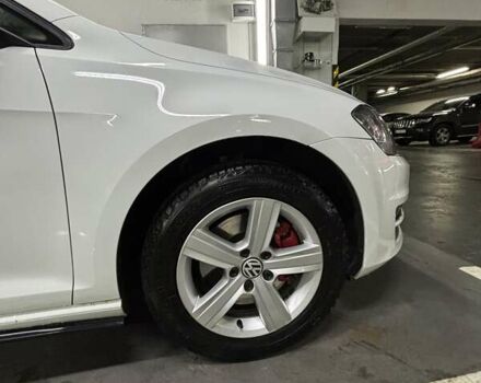 Фольксваген Гольф 2013 в Киеве на Automoto.ua Белый Фольксваген Гольф, объемом двигателя 1.97 л и пробегом 143 тыс. км за 14200 $, фото 5 на Automoto.ua