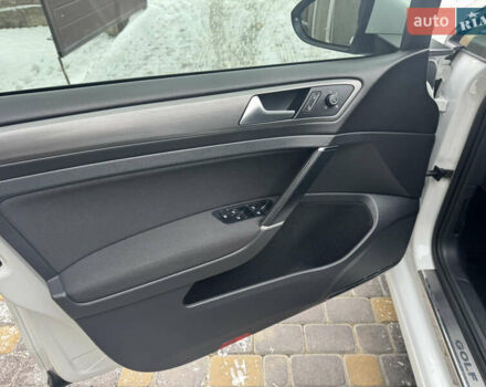 Белый Фольксваген Гольф, объемом двигателя 1.4 л и пробегом 151 тыс. км за 10800 $, фото 11 на Automoto.ua