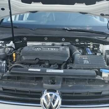 Белый Фольксваген Гольф, объемом двигателя 1.8 л и пробегом 128 тыс. км за 12000 $, фото 13 на Automoto.ua