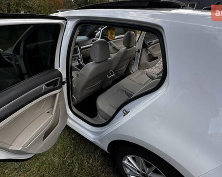 Білий Фольксваген Гольф, об'ємом двигуна 1.8 л та пробігом 127 тис. км за 11100 $, фото 11 на Automoto.ua