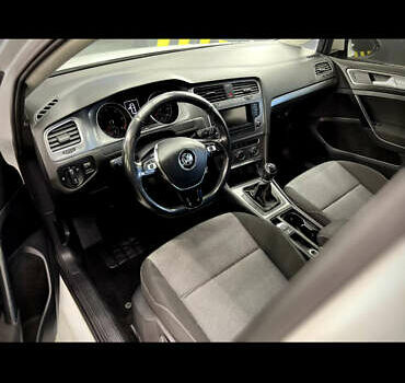 Белый Фольксваген Гольф, объемом двигателя 1.97 л и пробегом 288 тыс. км за 11900 $, фото 24 на Automoto.ua