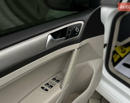 Белый Фольксваген Гольф, объемом двигателя 1.8 л и пробегом 230 тыс. км за 11700 $, фото 17 на Automoto.ua