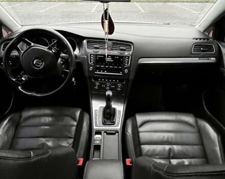 Белый Фольксваген Гольф, объемом двигателя 0 л и пробегом 186 тыс. км за 8100 $, фото 3 на Automoto.ua