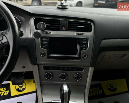 Белый Фольксваген Гольф, объемом двигателя 1.8 л и пробегом 230 тыс. км за 11700 $, фото 11 на Automoto.ua