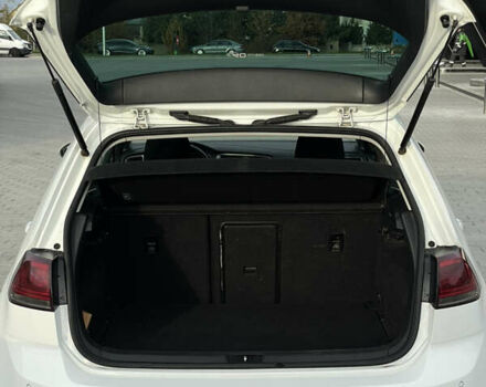 Белый Фольксваген Гольф, объемом двигателя 1.4 л и пробегом 240 тыс. км за 14000 $, фото 25 на Automoto.ua