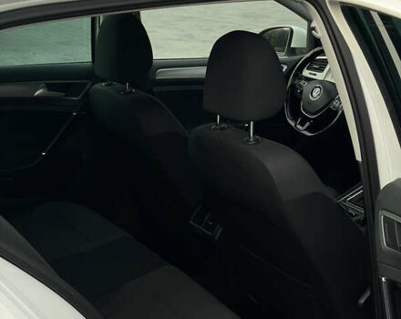 Белый Фольксваген Гольф, объемом двигателя 1.4 л и пробегом 240 тыс. км за 14000 $, фото 24 на Automoto.ua