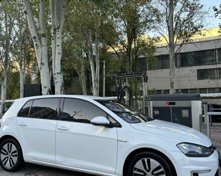Білий Фольксваген Гольф, об'ємом двигуна 0 л та пробігом 126 тис. км за 10200 $, фото 2 на Automoto.ua