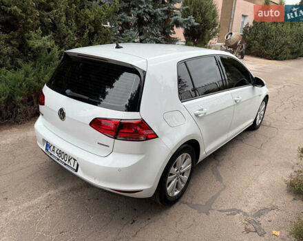 Белый Фольксваген Гольф, объемом двигателя 1.6 л и пробегом 172 тыс. км за 10900 $, фото 3 на Automoto.ua