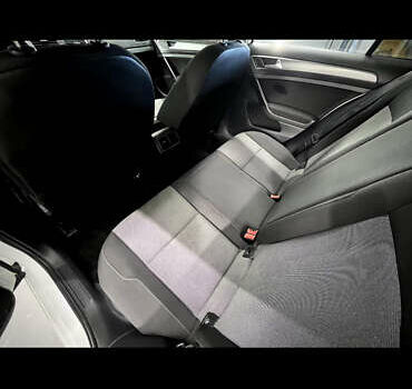 Белый Фольксваген Гольф, объемом двигателя 1.97 л и пробегом 288 тыс. км за 11900 $, фото 23 на Automoto.ua