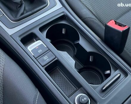 Белый Фольксваген Гольф, объемом двигателя 1.6 л и пробегом 285 тыс. км за 10590 $, фото 42 на Automoto.ua