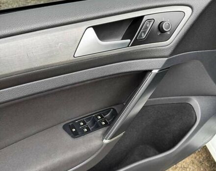 Белый Фольксваген Гольф, объемом двигателя 1.6 л и пробегом 281 тыс. км за 10200 $, фото 19 на Automoto.ua